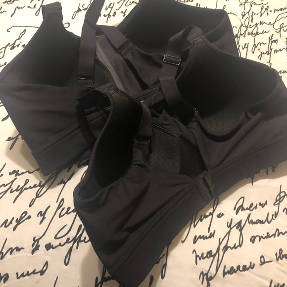 Under Armor Sports Bras - Picture 4 of 4